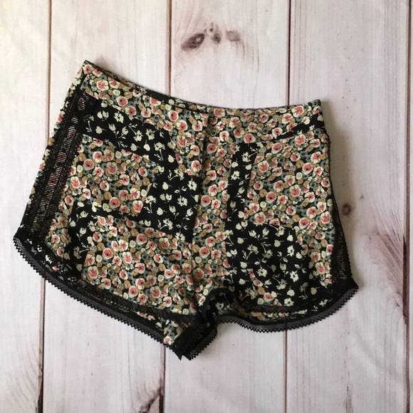 Topshop Pants - Topshop mixed floral print shorts